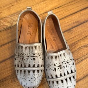 Women's Spring Step Fusaro Leather Slip-On Loafers in Light Gray
